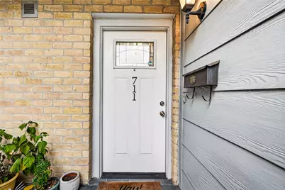 711 Worthshire Street, Houston, TX 77008 - Photo 2