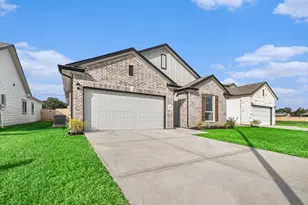 3747 Crawford St, Bay City, TX 77414 - Photo 2