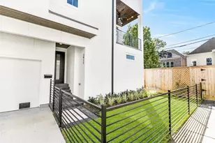 1911 Lauderdale St, Houston, TX 77030 - Photo 2