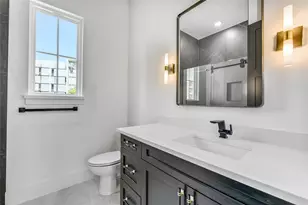1911 Lauderdale St, Houston, TX 77030 - Photo 36