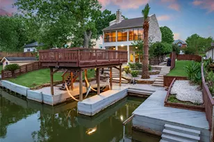 734 Lake View Dr, Montgomery, TX 77356 - Photo 1