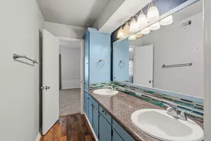 1349 Mardi Ln, Houston, TX 77055 - Photo 16