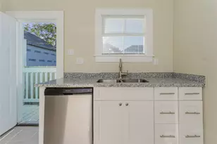 1219 33rd St, Galveston, TX 77550 - Photo 10