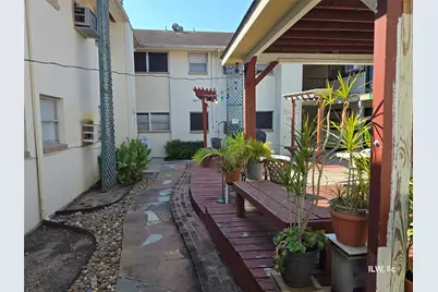 301 Avondale Street #28, Houston, TX 77006 - Photo 4