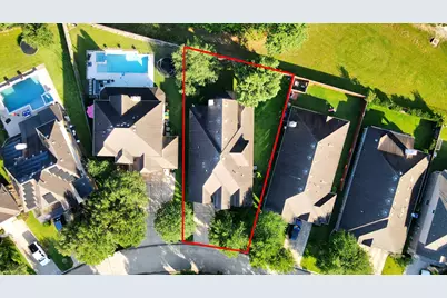 143 W Wading Pond Circle, Tomball, TX 77375 - Photo 2