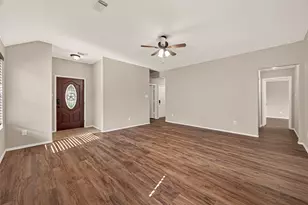 9418 Belleclaire Ln, Houston, TX 77044 - Photo 8