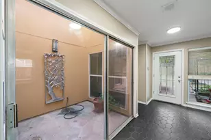 10831 Valley Hills Dr, Houston, TX 77071 - Photo 26