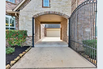 5330 Briarwick Meadow Lane, Sugar Land, TX 77479 - Photo 6