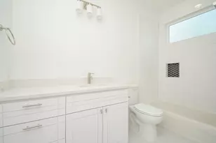 426 Sikes St, Houston, TX 77018 - Photo 18