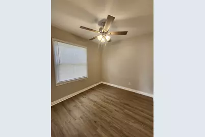 138 W Marion, Clute, TX 77531 - Photo 8