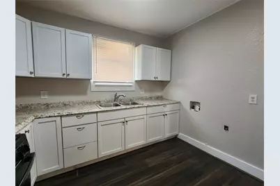 138 W Marion, Clute, TX 77531 - Photo 16