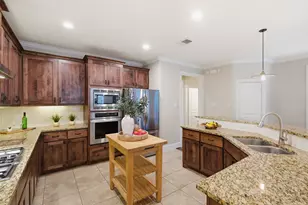 233 W 26th St, Houston, TX 77008 - Photo 12
