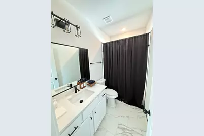 5527 Denmark Street #B, Houston, TX 77028 - Photo 8