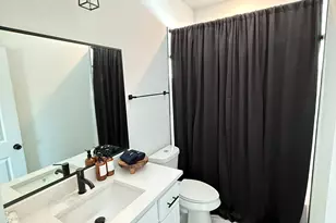 5527 Denmark St, Houston, TX 77028 - Photo 8