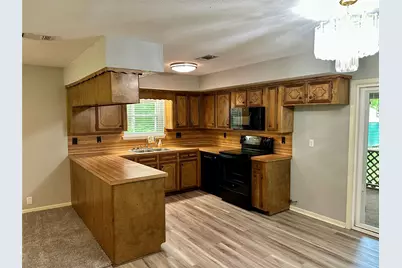 202 Spring Creek Loop, Livingston, TX 77351 - Photo 14