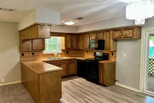 202 Spring Creek Loop, Livingston, TX 77351 - Photo 14