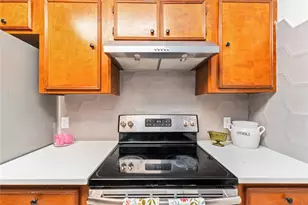 13911 Hollowgreen Dr, Houston, TX 77082 - Photo 4