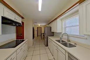 11430 Sagemorgan Dr, Houston, TX 77089 - Photo 12