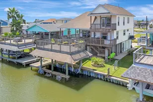 28 Dolphin St, Bayou Vista, TX 77563 - Photo 2