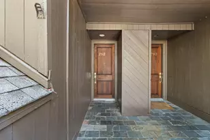 282 Litchfield Ln, Houston, TX 77024 - Photo 2
