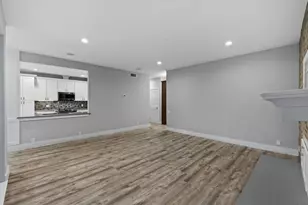 282 Litchfield Ln, Houston, TX 77024 - Photo 6