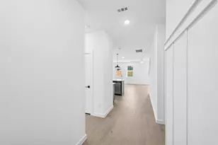 513 Monarch Trl, Huntsville, TX 77340 - Photo 2