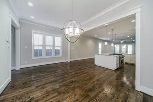 402 W 28th St, Houston, TX 77008 - Photo 8