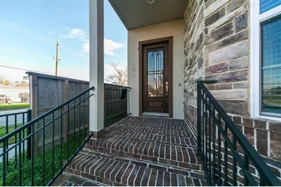 402 W 28th Street, Houston, TX 77008 - Photo 4