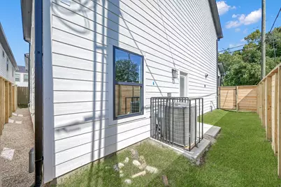 2105 Esther Drive #B, Houston, TX 77088 - Photo 28