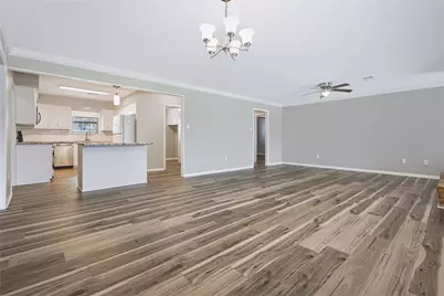 2405 Powell Street, Bay City, TX 77414 - Photo 4