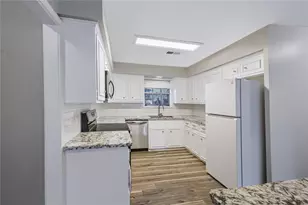 2405 Powell St, Bay City, TX 77414 - Photo 6