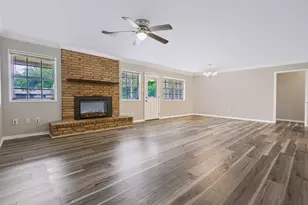 2405 Powell St, Bay City, TX 77414 - Photo 2