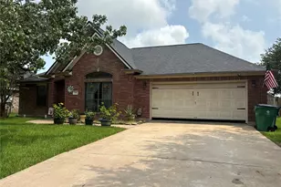 110 Dove Trail, Richwood, TX 77531 - Photo 2