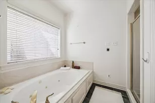 4832 Post Oak Timber Dr, Houston, TX 77056 - Photo 18