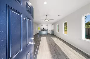 25799 John Wayne Ct, Splendora, TX 77372 - Photo 2