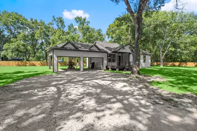 557 Star Dust Drive, Livingston, TX 77351 - Photo 2