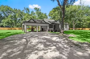 557 Star Dust Dr, Livingston, TX 77351 - Photo 2