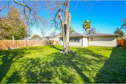 11517 Bannister Lane, Houston, TX 77076 - Photo 28