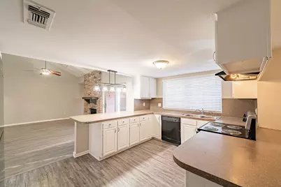 16234 Summer Wind Drive, Houston, TX 77090 - Photo 10