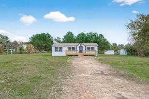 15236 Heavenly Acres Dr, Willis, TX 77318 - Photo 6