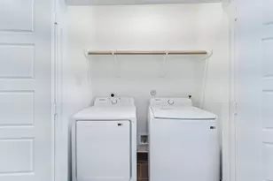 8317 Springwood Cyn Ln, Houston, TX 77055 - Photo 16