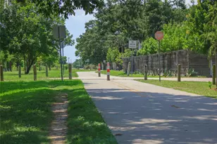 8317 Springwood Cyn Ln, Houston, TX 77055 - Photo 44