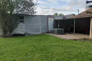1518 Avenue B, Danbury, TX 77534 - Photo 30