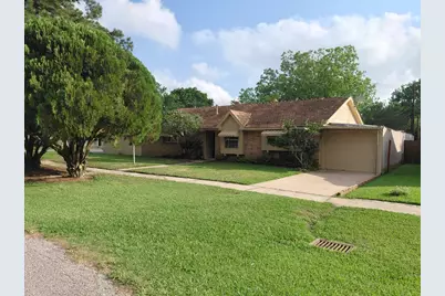 1518 Avenue B, Danbury, TX 77534 - Photo 1