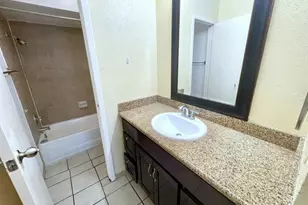 752 Memorial Mews St, Houston, TX 77079 - Photo 12