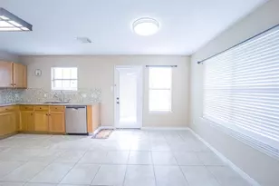 9611 Prairie Dog Run, Sugar Land, TX 77498 - Photo 4