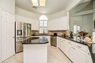 410 Kingfisher Dr, Sugar Land, TX 77478 - Photo 20
