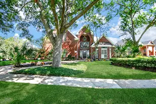 410 Kingfisher Dr, Sugar Land, TX 77478 - Photo 1