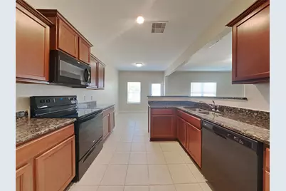 692 Totem Trail Drive, La Marque, TX 77568 - Photo 6