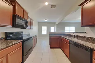 692 Totem Trail Dr, La Marque, TX 77568 - Photo 6